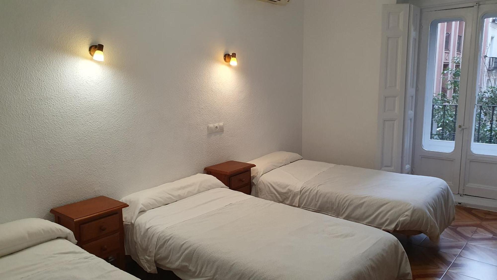 Hostal Ginebra -Madrid Centro Gran Via Sol- Bagian luar foto